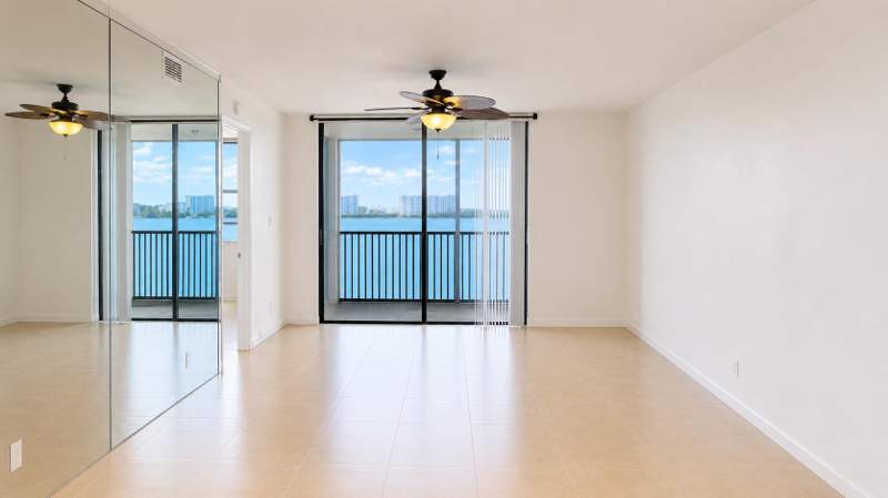 2 bedroom Condominium at 115 Lake Emerald Drive #210, Lake Emerald Condominium No Six, Oakland Park — photo 3