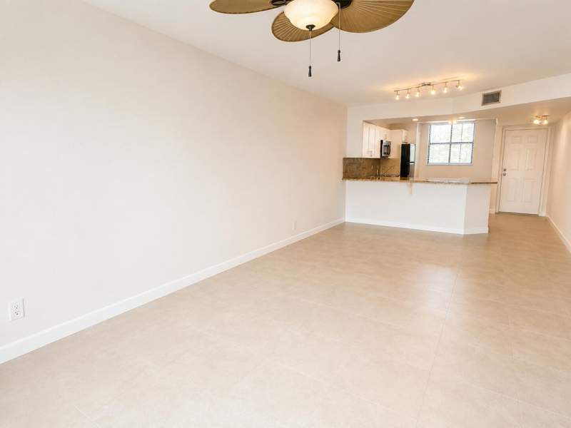 2 bedroom Condominium at 115 Lake Emerald Drive #210, Lake Emerald Condominium No Six, Oakland Park — photo 4