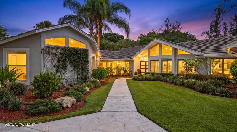 6 bedroom Single Family Residence at 13343 Doubletree Circle, Pinewood Of Wellington, Wellington — photo 3