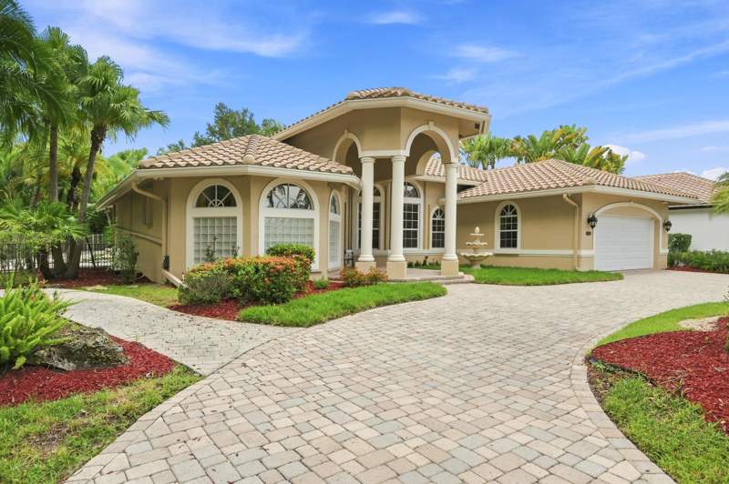 4 bedroom Single Family Residence at 11889 NW 12th Drive, Isles Addition, Coral Springs — photo 5