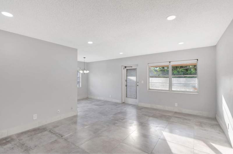 2 bedroom Condominium at 121 Bedford, Bedford Condo, West Palm Beach — photo 4