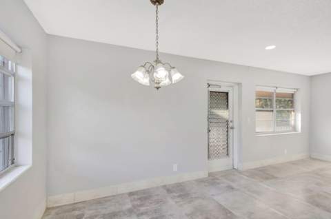 121 Bedford, West Palm Beach FL - photo 7 of 36