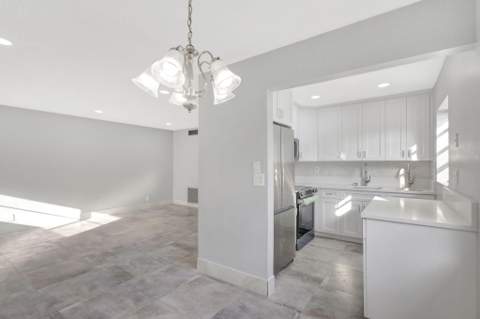 121 Bedford, West Palm Beach FL - photo 8 of 36