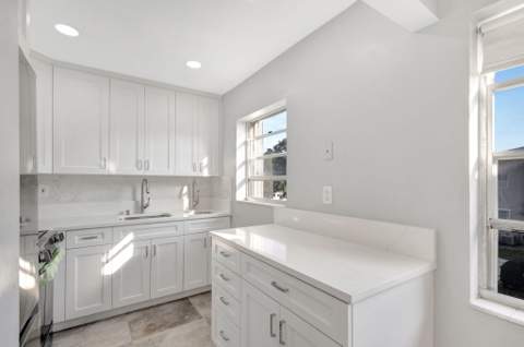 121 Bedford, West Palm Beach FL - photo 10 of 36