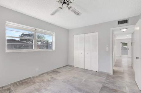 121 Bedford, West Palm Beach FL - photo 13 of 36