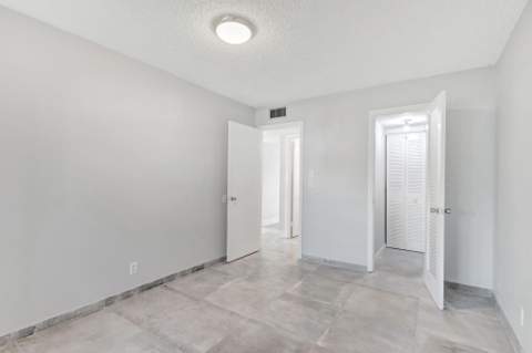 121 Bedford, West Palm Beach FL - photo 15 of 36