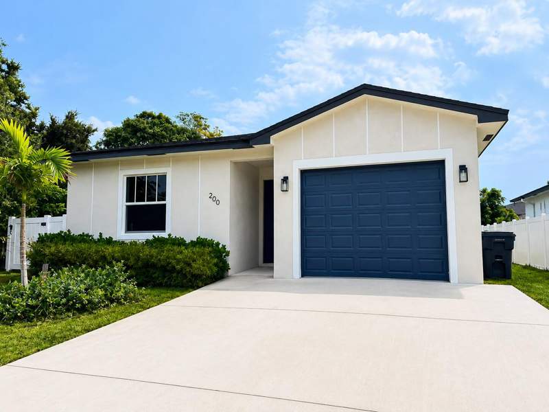 3 bedroom Single Family Residence at 200 Marie Drive, Southern Boulevard Pines, West Palm Beach — photo 2