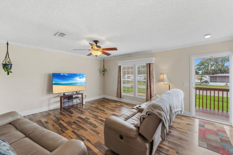 3 bedroom Manufactured Home at 2802 SE Janet Street, Brownings, Stuart — photo 3