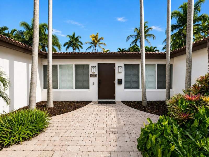 3 bedroom Single Family Residence at 2010 NE 59th Place, Imperial Point 2 Sec, Fort Lauderdale — photo 2