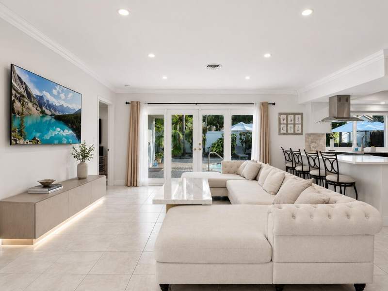 3 bedroom Single Family Residence at 2010 NE 59th Place, Imperial Point 2 Sec, Fort Lauderdale — photo 3