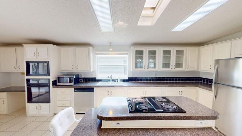 3 bedroom Manufactured Home at 8029 Meadowlark Lane, The Preserve At Savanna Club, Port St. Lucie — photo 3