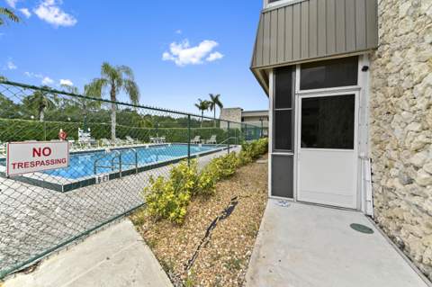 126 Sparrow Drive #22A, Royal Palm Beach FL - photo 22 of 25