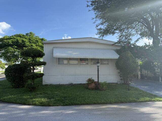 2 bedroom Manufactured Home at 1817 Dolphin Place, Tidewater Estates Co-Op, Deerfield Beach — photo 3