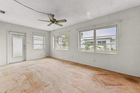 6805 NW 75th Court, Tamarac FL - photo 10 of 33