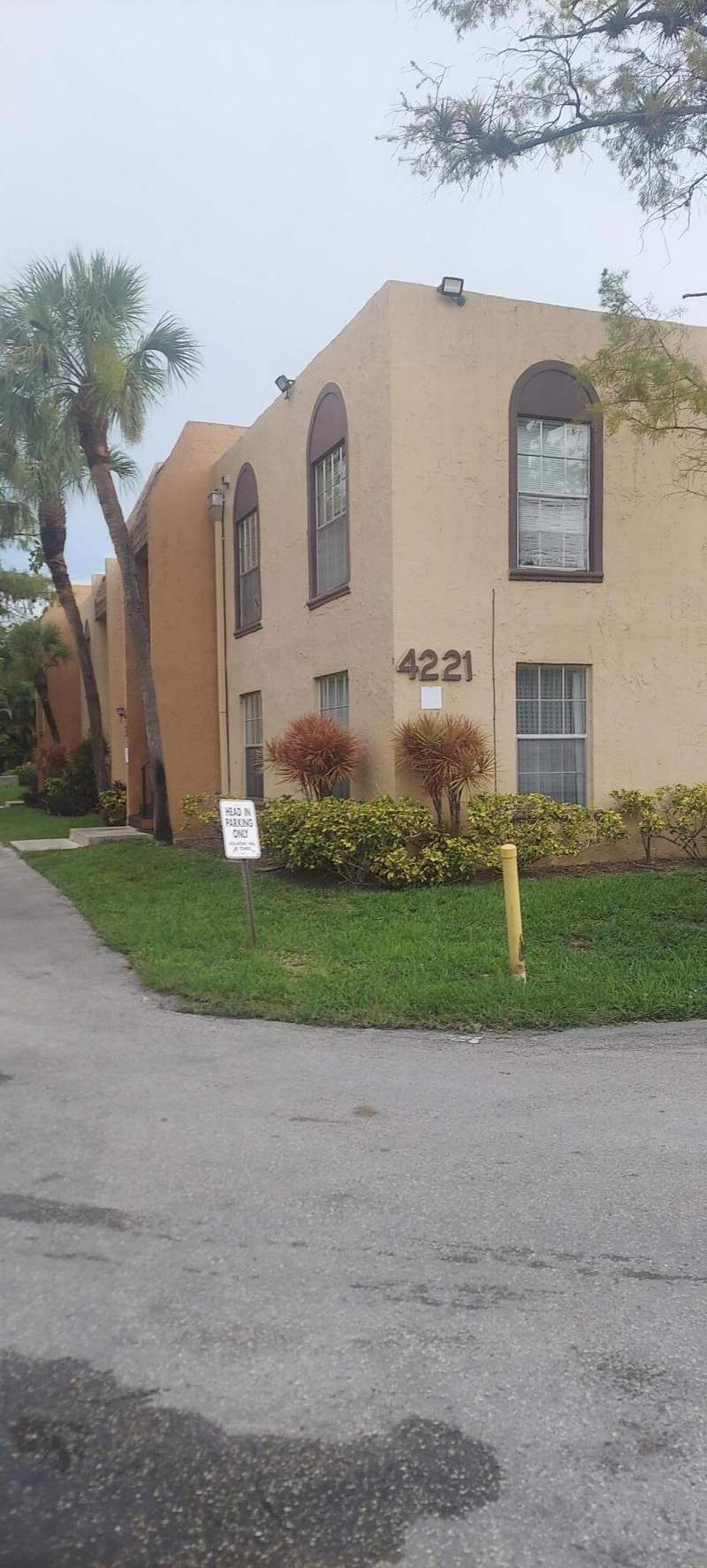 2 bedroom Condominium at 4221 NW 19th Street #296, Wood Hue IV Condo, Lauderhill — photo 2