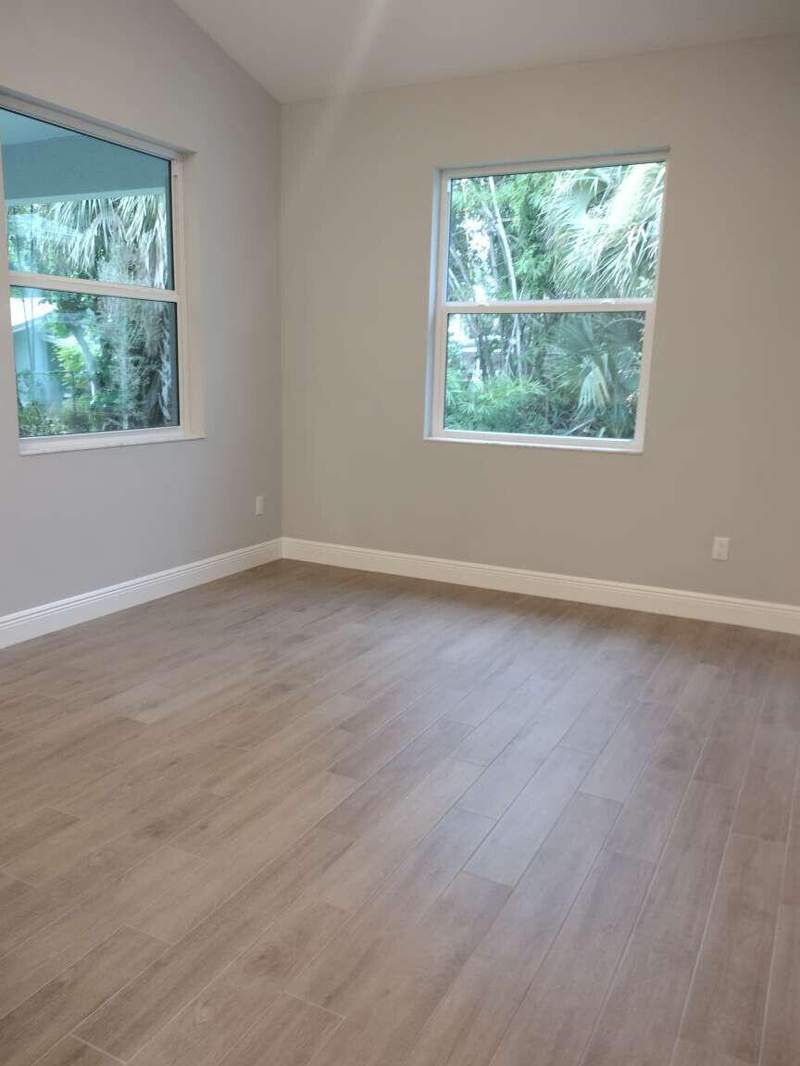 4 bedroom Single Family Residence at 662 NE Waverly Terrace, Rio St Lucie, Jensen Beach — photo 4