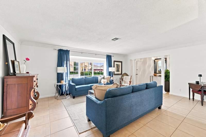 5 bedroom Single Family Residence at 3315 NE 42nd Court, Bermuda-Riviera Sub Of Galt, Fort Lauderdale — photo 3