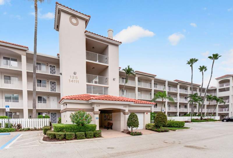 2 bedroom Condominium at 14111 Royal Vista Drive #407, Huntington Pointe, Delray Beach — photo 2