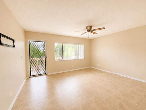 555 Purdy Lane #Unit 309, Palm Springs FL - photo 8 of 28