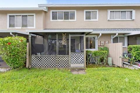 2269 Discovery Circle, Deerfield Beach FL - photo 6 of 54