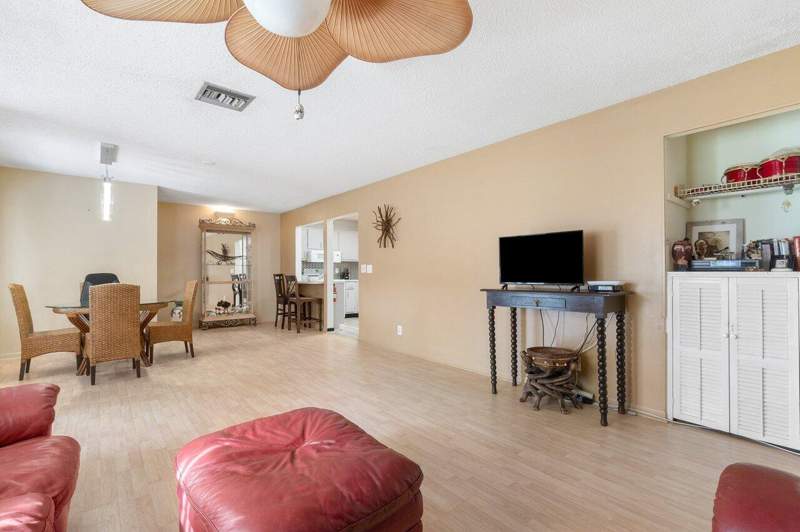 1 bedroom Condominium at 3587 La Playas #B-2, La Pinata Condo, Greenacres — photo 3