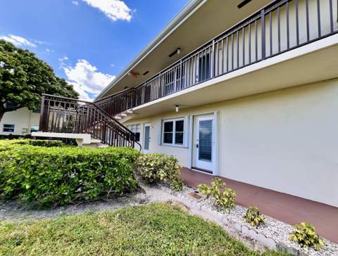 131 Andover F, West Palm Beach FL - photo 9 of 15