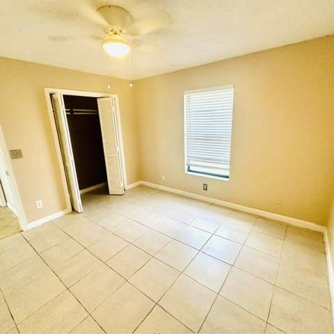251 Las Palmas Street, Royal Palm Beach FL - photo 13 of 30
