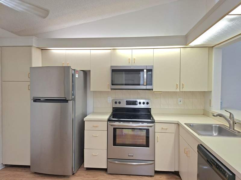 2 bedroom Condominium at 10032 Andrea Lane, Palm Chase Lakes Condo, Boynton Beach — photo 3