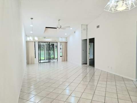 10032 Andrea Lane, Boynton Beach FL - photo 8 of 44