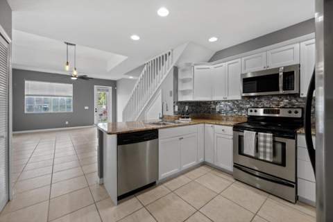 902 S Federal Highway #8, Lake Worth Beach FL - photo 6 of 29