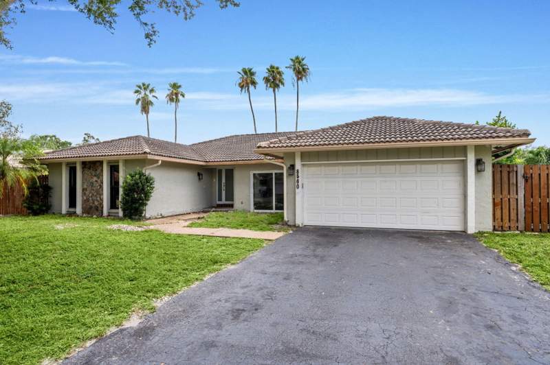 4 bedroom Single Family Residence at 8560 NW 2nd Street, Shadow Wood, Coral Springs — photo 2