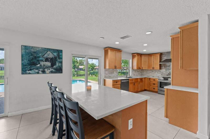 4 bedroom Single Family Residence at 8560 NW 2nd Street, Shadow Wood, Coral Springs — photo 4