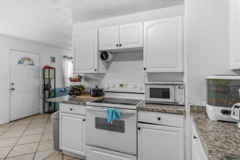 1810 N 16th Court, Fort Pierce FL - photo 6 of 19