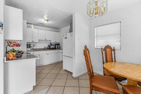 1810 N 16th Court, Fort Pierce FL - photo 7 of 19