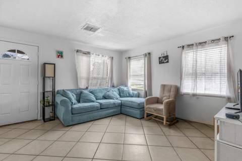 1810 N 16th Court, Fort Pierce FL - photo 8 of 19