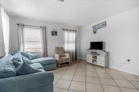 1810 N 16th Court, Fort Pierce FL - photo 9 of 19
