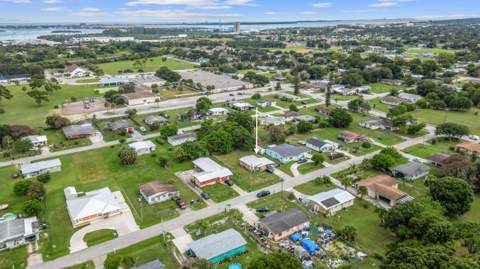 1810 N 16th Court, Fort Pierce FL - photo 15 of 19