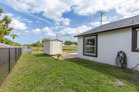 1240 Grandview Circle, Royal Palm Beach FL - photo 24 of 40