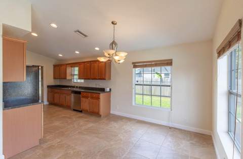 1240 Grandview Circle, Royal Palm Beach FL - photo 6 of 40