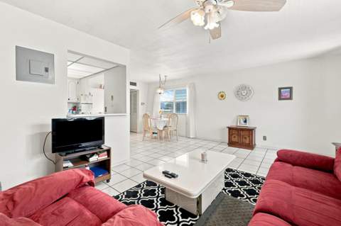91 Flanders B, Delray Beach FL - photo 7 of 34