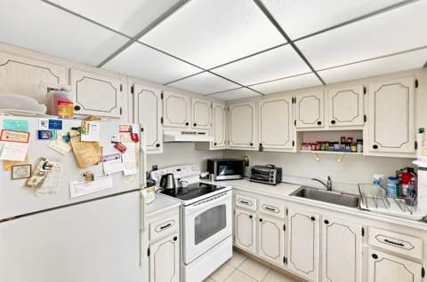 91 Flanders B, Delray Beach FL - photo 16 of 34