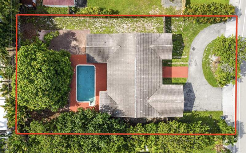 6 bedroom Single Family Residence at 1200 NW 4th Avenue, Boca Raton Hills Sec 2, Boca Raton — photo 2