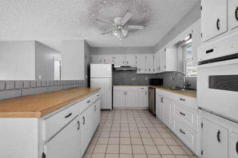 414 Foresteria Drive, Lake Park FL - photo 10 of 38