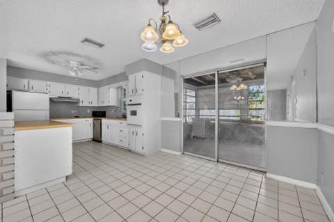 414 Foresteria Drive, Lake Park FL - photo 13 of 38