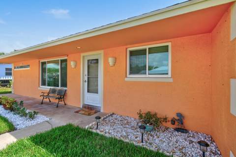19005 SE Southgate Drive, Jupiter FL - photo 7 of 57