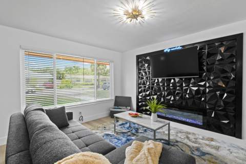 19005 SE Southgate Drive, Jupiter FL - photo 10 of 57