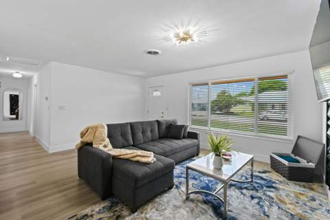 19005 SE Southgate Drive, Jupiter FL - photo 11 of 57