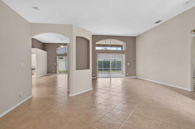 3 bedroom Single Family Residence at 6783 Las Colinas Court, Winston Trails Par 6, Lake Worth — photo 4