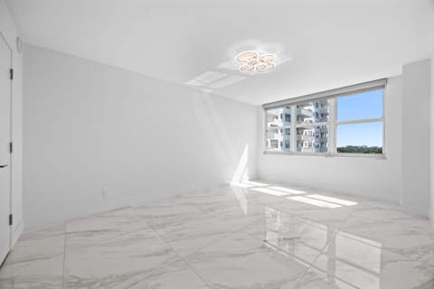 137 Golden Isles Drive #914, Hallandale Beach FL - photo 12 of 60