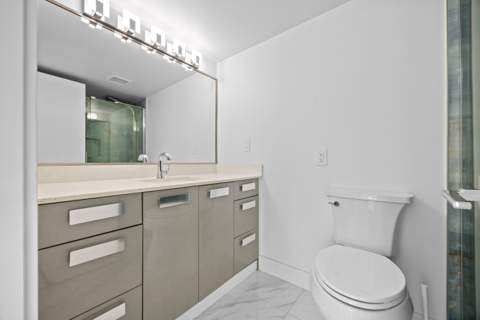 137 Golden Isles Drive #914, Hallandale Beach FL - photo 16 of 60